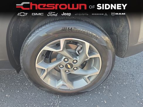 Used 2024 Chevrolet Trax LT w/ Driver Confidence Package FWD image 18