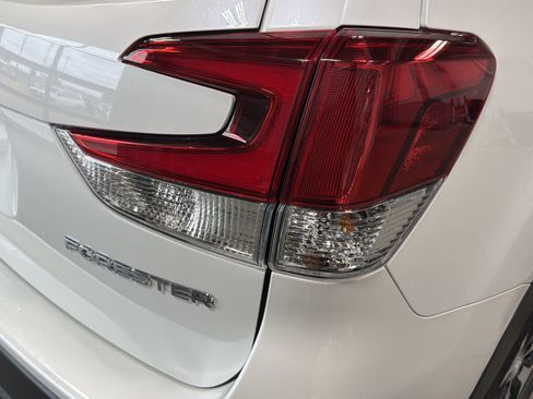 Certified 2023 Subaru Forester Premium AWD/4WD image 17