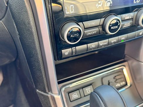 Used 2022 Subaru Ascent Limited w/ Technology Package image 20