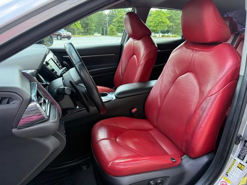 Used 2018 Toyota Camry SE w/ Convenience Package FWD image 36