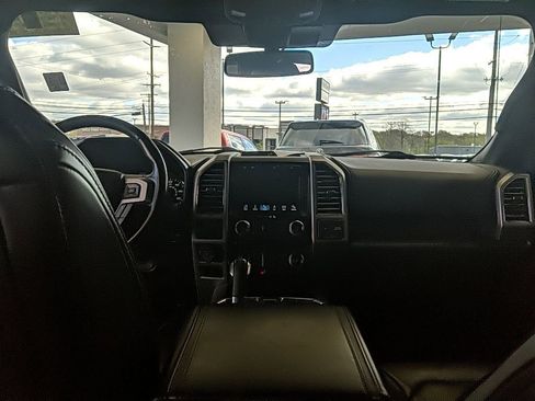 Used 2018 Ford F150 Platinum w/ Equipment Group 701A Luxury image 15