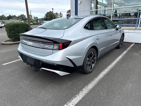Used 2025 Hyundai Sonata SEL FWD image 3