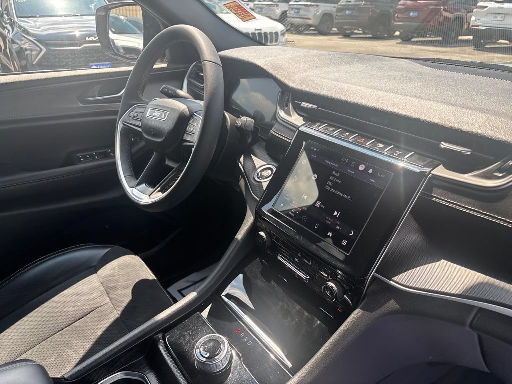 Used 2024 Jeep Grand Cherokee Altitude AWD/4WD image 45