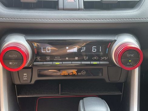 Used 2025 Toyota RAV4 XLE w/ Convenience Package AWD/4WD image 33
