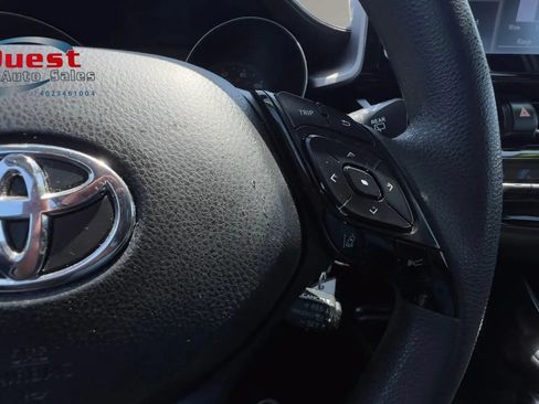Used 2021 Toyota C-HR LE FWD image 28