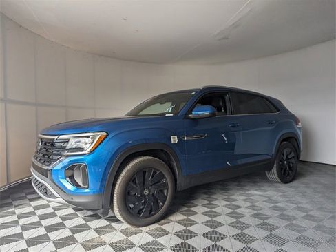 New 2025 Volkswagen Atlas Cross Sport SE w/ Panoramic Sunroof Package image 4