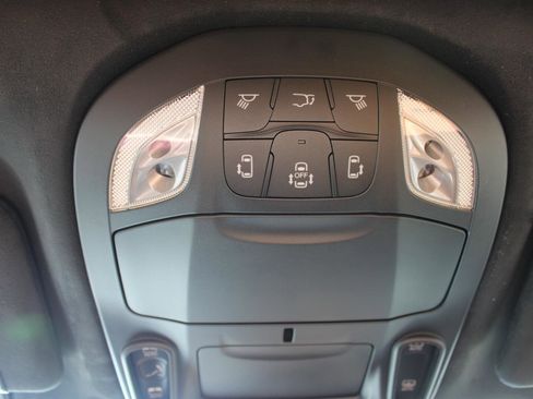 New 2026 Chrysler Pacifica Pinnacle image 18