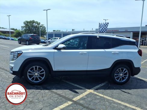 Used 2022 GMC Terrain SLT AWD/4WD image 4