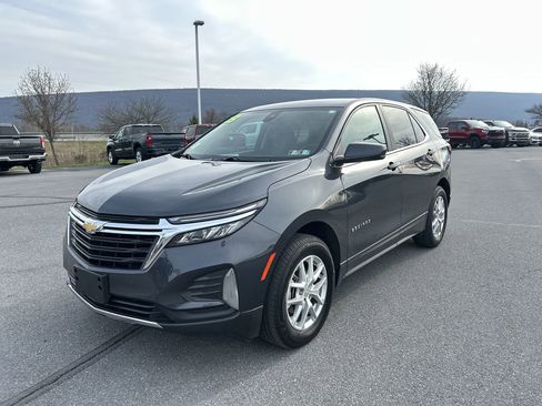 Used 2023 Chevrolet Equinox LT image 3