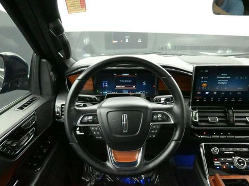 Used 2024 Lincoln Navigator Reserve AWD/4WD image 15