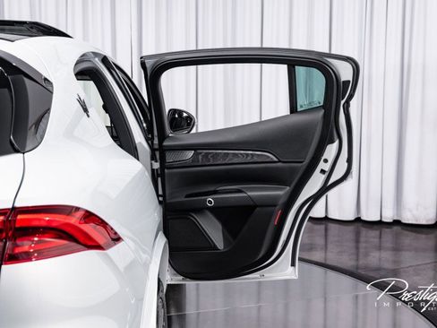 Used 2023 Maserati Grecale Modena image 49