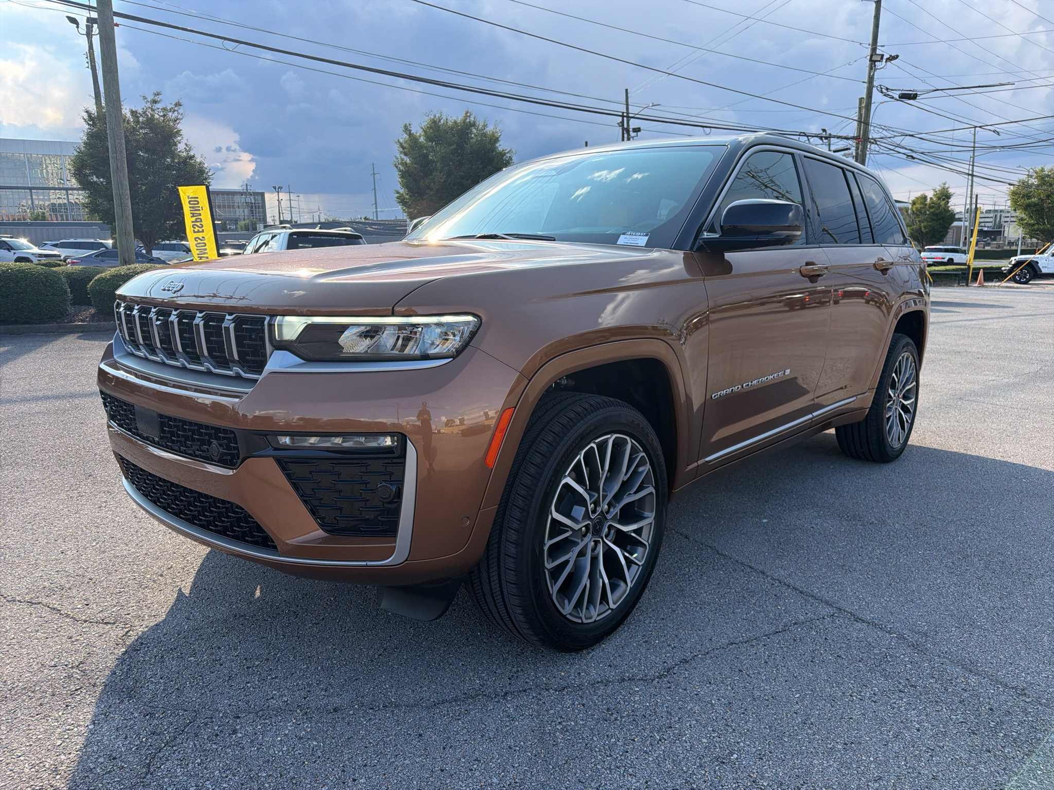 New 2027 Jeep Grand Cherokee Summit AWD/4WD image 1