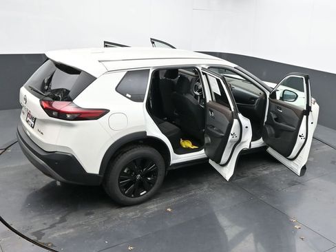 Used 2023 Nissan Rogue SV image 67