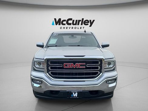 Used 2018 GMC Sierra 1500 SLE w/ SLE Value Package AWD/4WD image 2