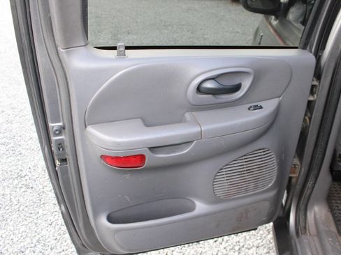 Used 2002 Ford F150 XLT image 21