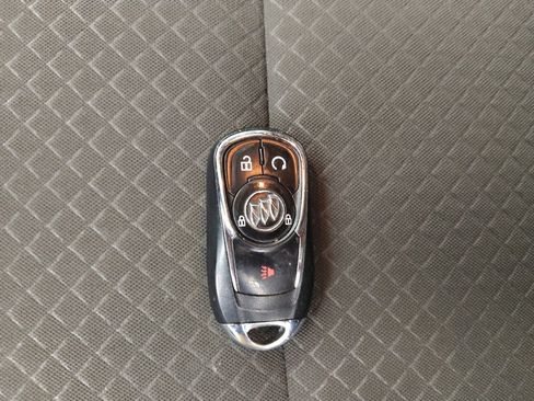 Used 2020 Buick Encore Preferred image 32