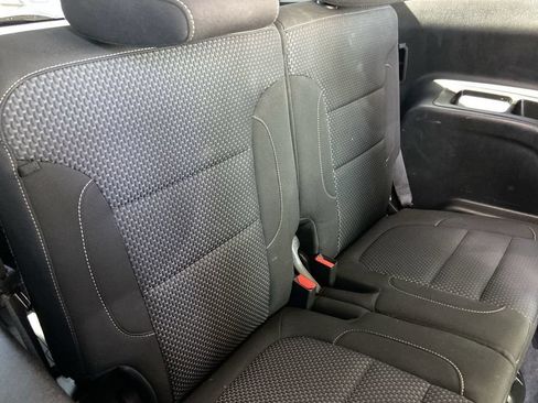 Used 2023 GMC Acadia SLE w/ Driver Convenience Package FWD image 22
