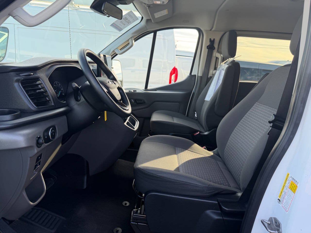 Used 2022 Ford Transit 350 XLT RWD image 13