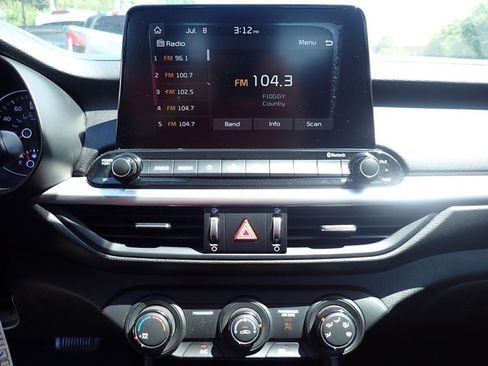Used 2020 Kia Forte LXS FWD image 28