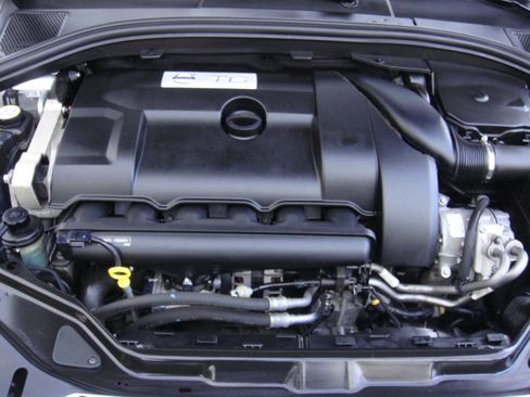 Used 2015 Volvo XC60 T6 AWD/4WD image 23