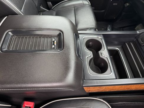 Used 2018 Chevrolet Silverado 1500 High Country image 12