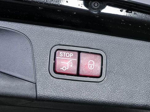 Used 2020 Mercedes-Benz GLC 300 image 31