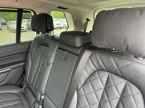 Used 2026 BMW X7 xDrive40i w/ Premium Package AWD/4WD image 7