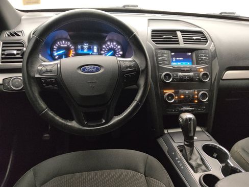 Used 2019 Ford Explorer XLT FWD image 22