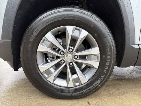 New 2026 Chevrolet Equinox LT w/ Safety and Technology Package FWD image 11