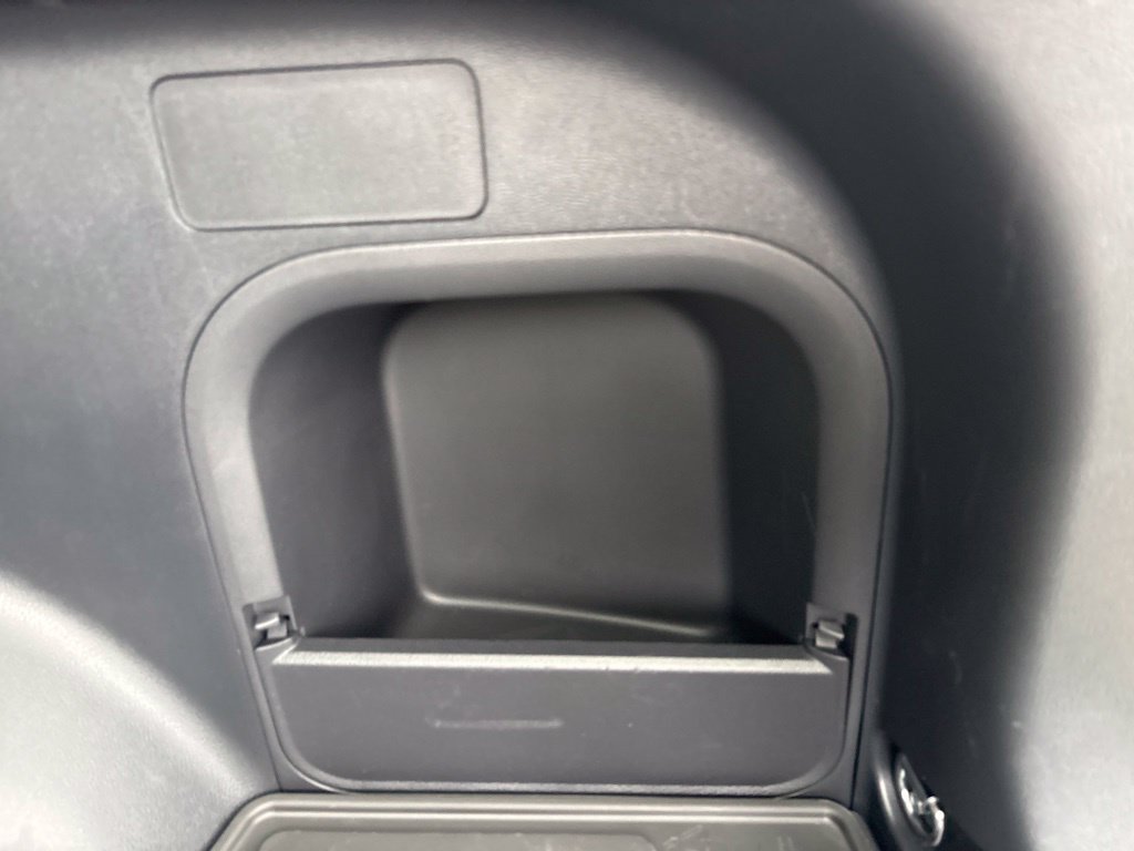 Used 2025 Toyota RAV4 LE AWD/4WD image 28