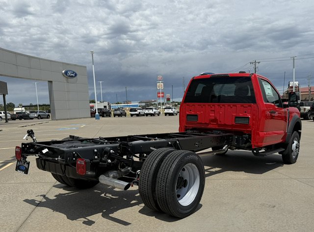 New 2026 Ford F550 2WD Regular Cab Super Duty w/ XLT Value Package image 4