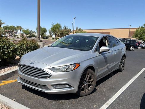 Used 2018 Ford Fusion SE w/ Equipment Group 201A image 1
