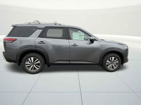 New 2025 Nissan Pathfinder SL w/ Black Appearance Package image 6