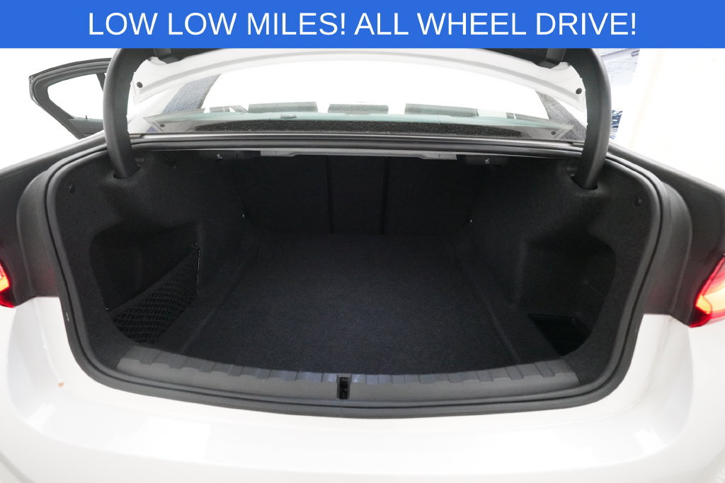 Used 2024 BMW 330i xDrive Sedan AWD/4WD image 10