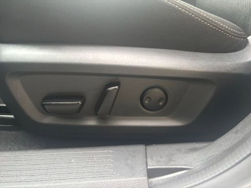 Used 2025 Nissan Rogue SV image 22