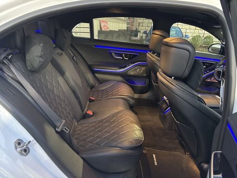 Used 2025 Mercedes-Benz S 580 S 580 image 16