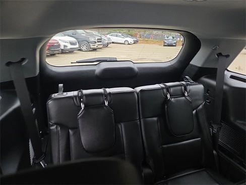 Certified 2022 Ford Explorer XLT w/ Equipment Group 202A image 12