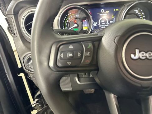 Used 2023 Jeep Wrangler Unlimited w/ 8.4" Radio Group image 15