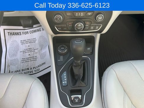 Used 2021 Jeep Cherokee Latitude Lux w/ Comfort/Convenience Group AWD/4WD image 22