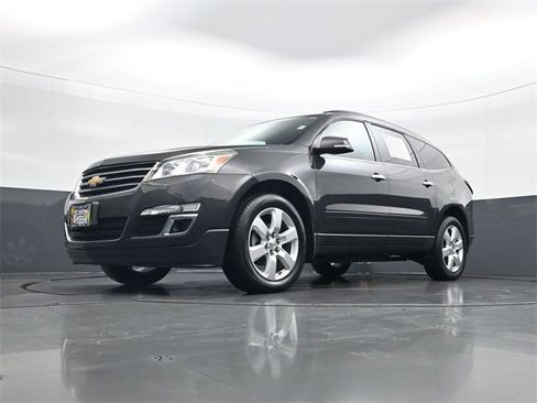 Certified 2017 Chevrolet Traverse LT w/ Style and Technology Package image 22