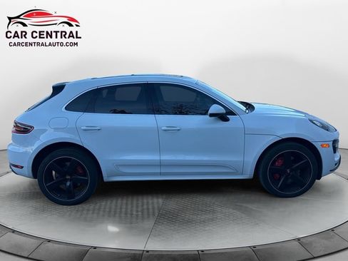 Used 2016 Porsche Macan Turbo image 6