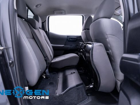 Used 2019 Toyota Tacoma SR image 40