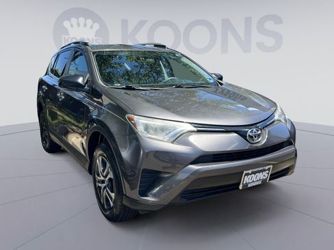 Used 2016 Toyota RAV4 LE FWD image 5