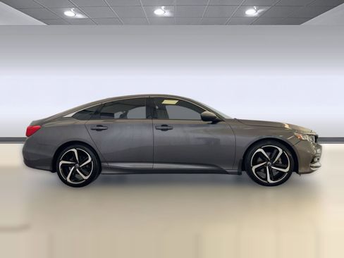 Used 2019 Honda Accord Sport image 8
