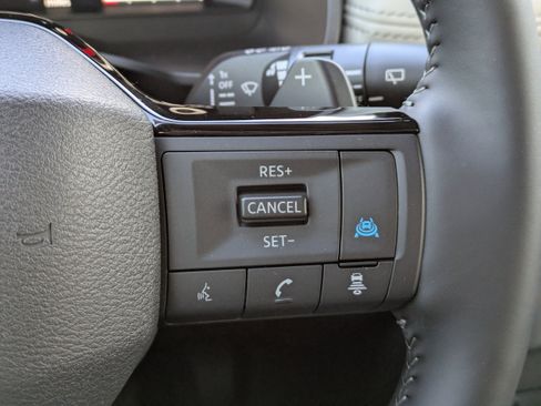 Certified 2025 Nissan Rogue SL image 30