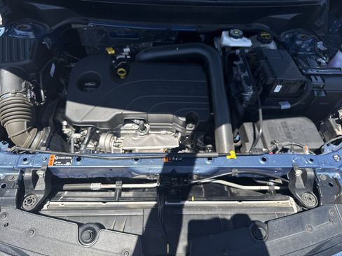 Used 2024 Chevrolet Equinox LT FWD image 19