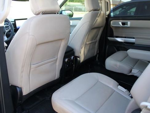 Used 2021 Ford Explorer Limited w/ Equipment Group 301A AWD/4WD image 25