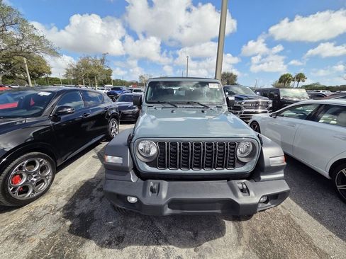 Used 2024 Jeep Wrangler Sport image 5