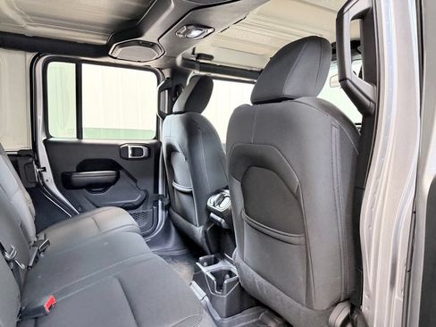 Used 2018 Jeep Wrangler Unlimited Sport S AWD/4WD image 27