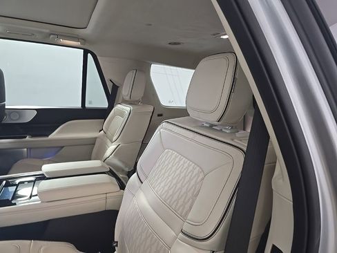 Used 2023 Lincoln Navigator Black Label image 12